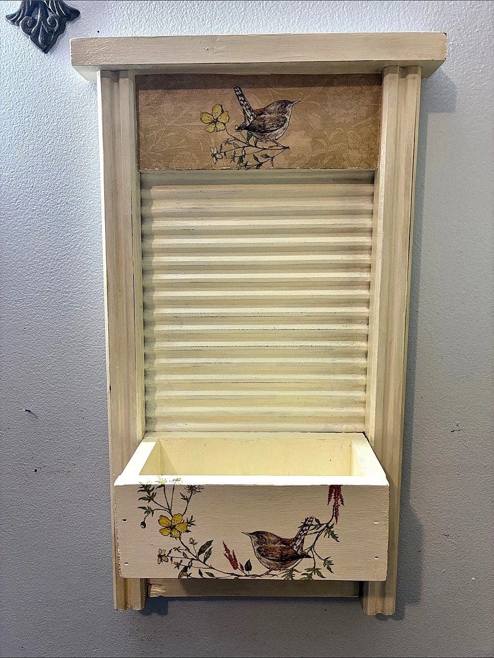 Brown Bird Floral Wall Pocket with Towel holder (washboard)